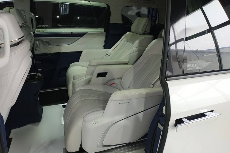 Used Buick GL8 New Energy 2024 Lu Zun Luxury Edition 7-Seater
