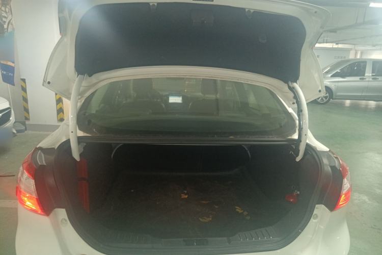 Used Ford Focus 2012 Sedan 1.6L Automatic Fashion Edition