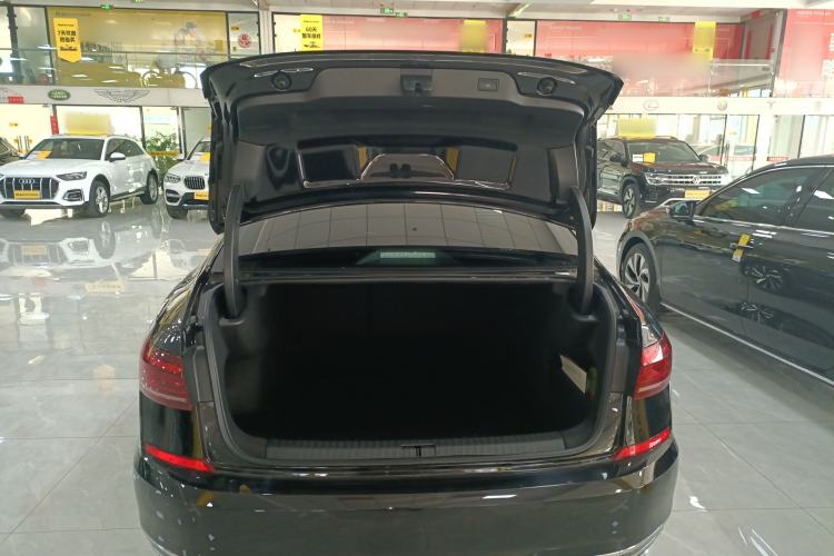 Used Volkswagen Passat 2025 Outstanding Model 380TSI Dragon Glory Edition
