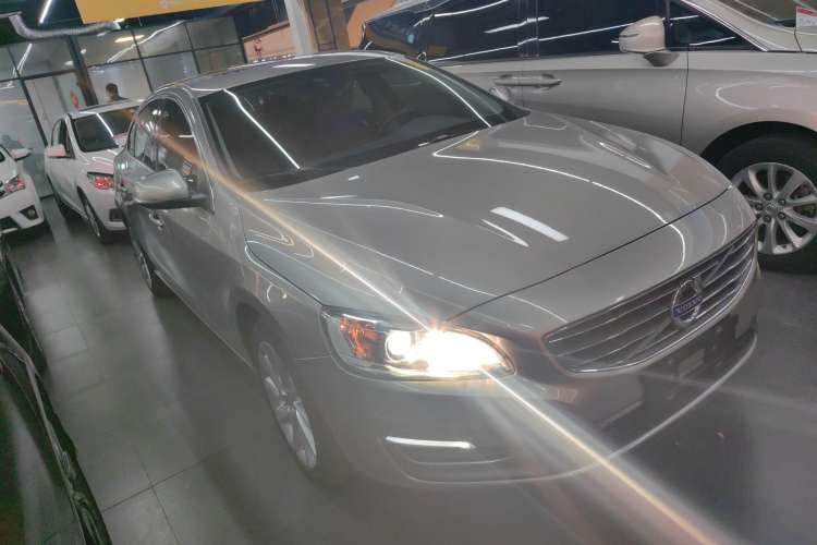 Used Volvo S60 2016 S60L T4 Zhiyuan Edition

