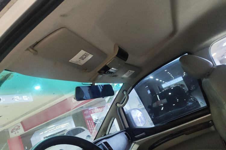 Used FORTHING Lingzhi 2017 M5L 1.6L 7-Seater Comfort Model
