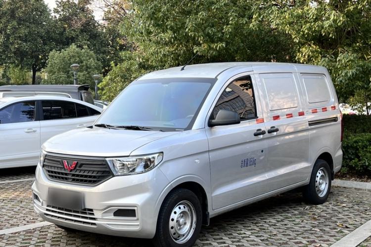 Used Wuling Hongguang V 2022 1.5L Jingqu Edition Enclosed-Window Vehicle with Electric Power Steering LAR
