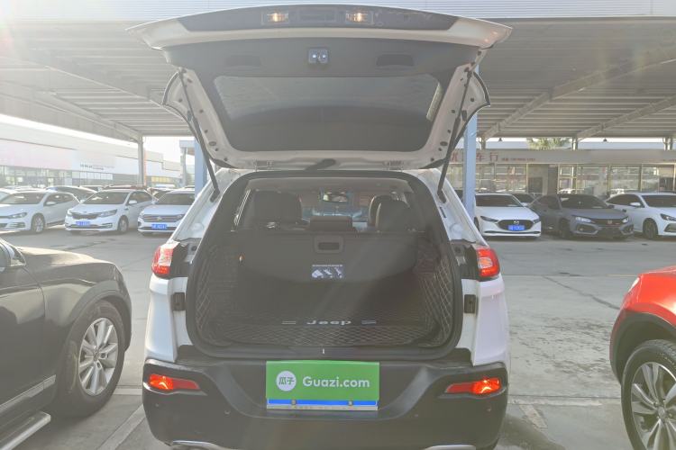 Used  Cherokee 2017 2.0L Superior Edition