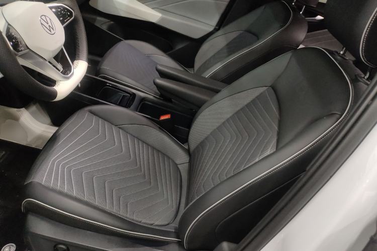 Used Volkswagen ID.3 2025 Smart Model Outstanding Oxygen Edition
