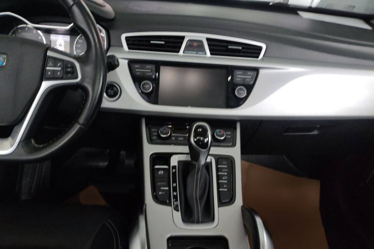 Used Geely Auto Emgrand X7 Sport 2016 1.8TD Automatic ZhiShang Model
