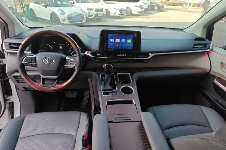 Used Toyota Sienna 2021 2.5L Hybrid Comfort Edition