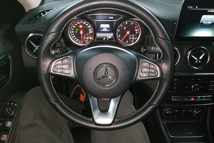 Used Mercedes-Benz GLA 2017 GLA 200 Fashion Model
