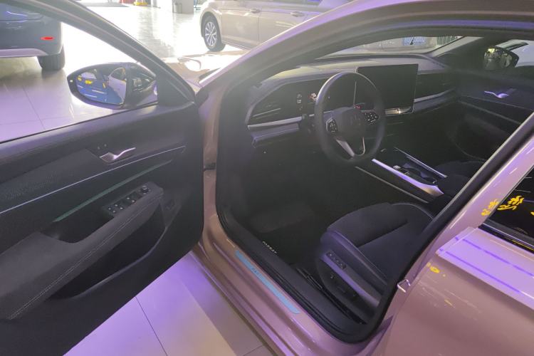 Used Volkswagen Passat 2025 Pro 380TSI Starry Dragon Luxury Edition
