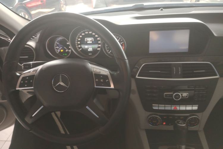 Used Mercedes-Benz C-Class 2013 C 180 Classic Grand Edition
