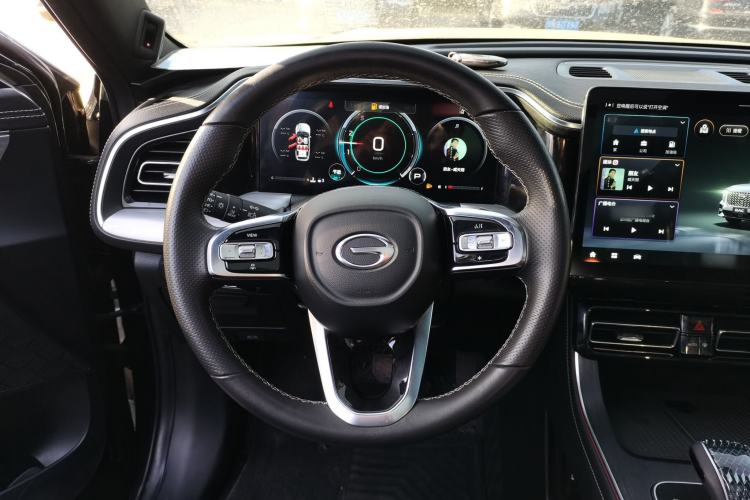 Used GAC Trumpchi GS8 2022 Linghang Series 2.0 TGDI Two-Wheel-Drive Luxury Smart Connectivity Version (7 Seats)
