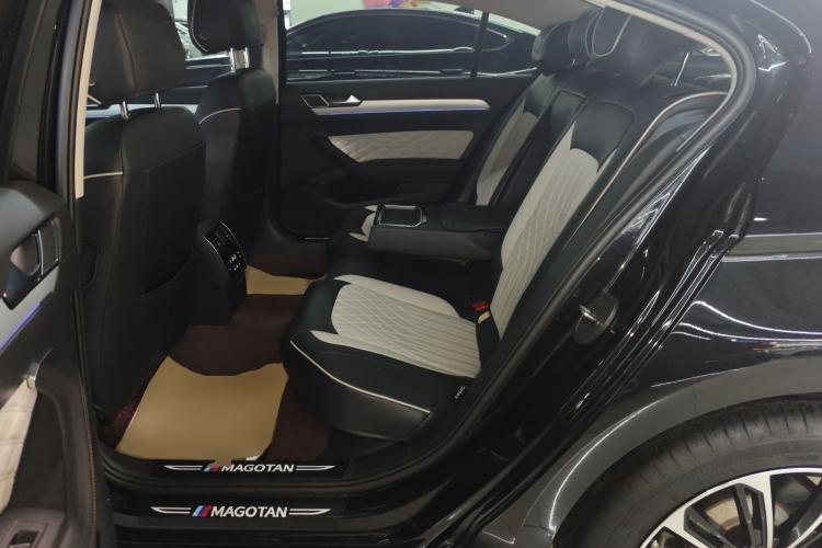 Used Volkswagen Magotan 2025 Zhongxiang Version 330TSI DSG Luxury Edition