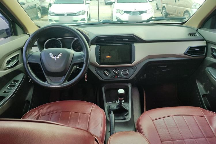 Used Wuling Hongguang 2019 1.5L S Standard Version China VI LAR
