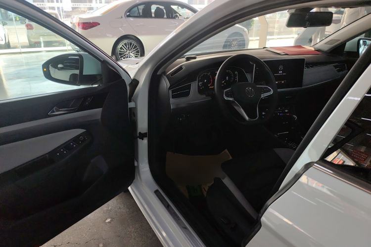 Used Volkswagen Bora 2023 300TSI DSG Prestige Edition
