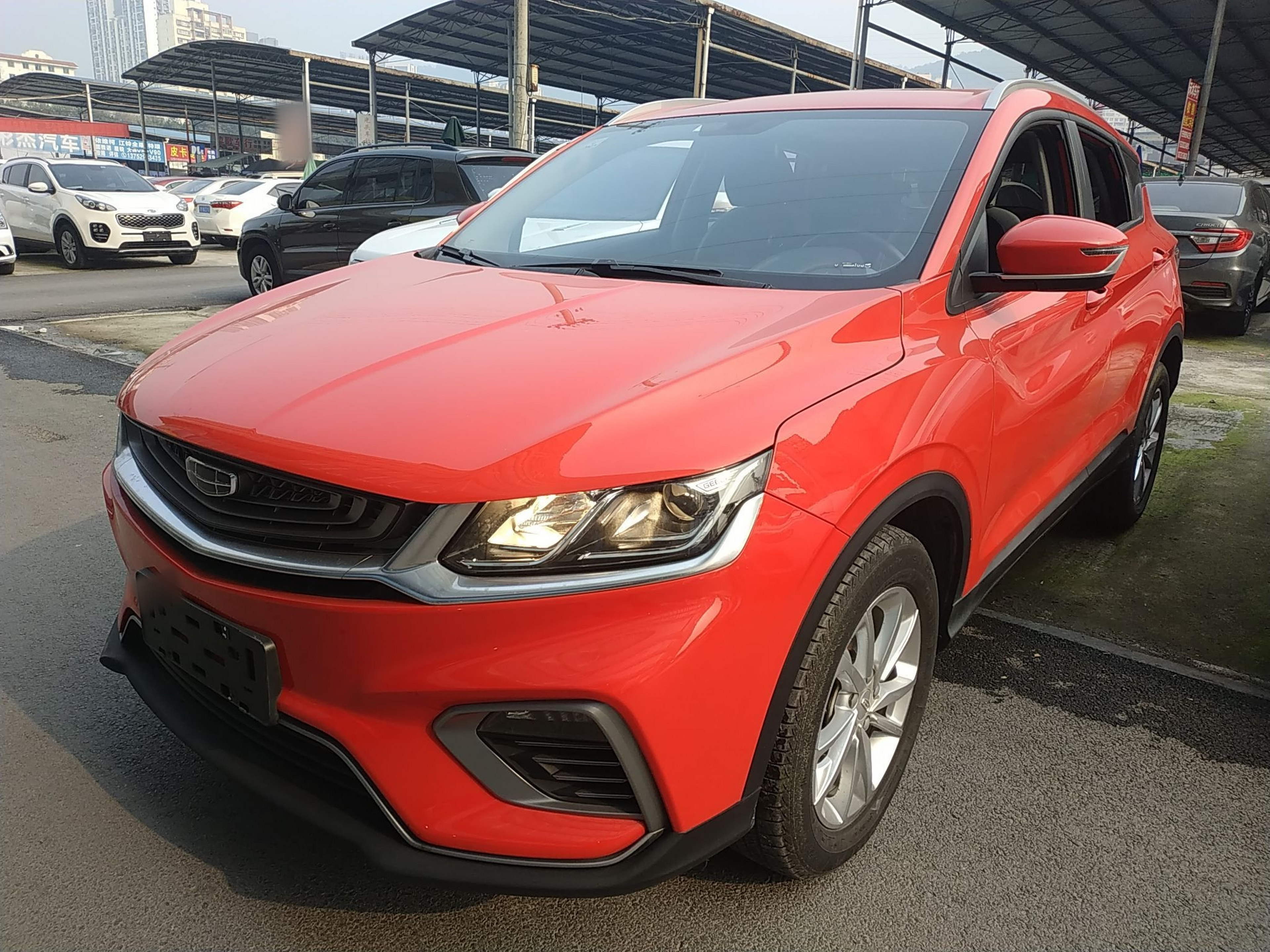 Под передней частью автомобиля