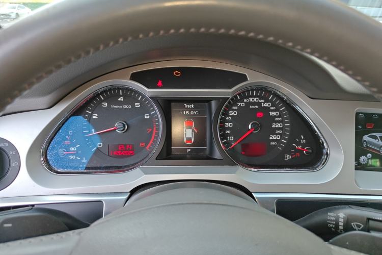 Used Audi A6L 2011 2.0 TFSI automatic Comfort trim
