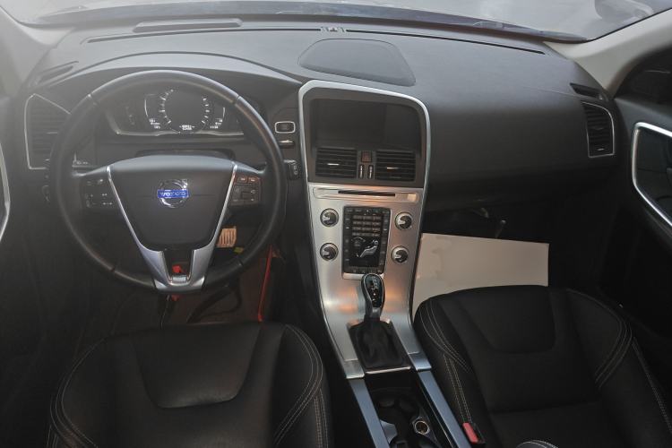 Used Volvo XC60 2017 T5 AWD Smart Range Edition
