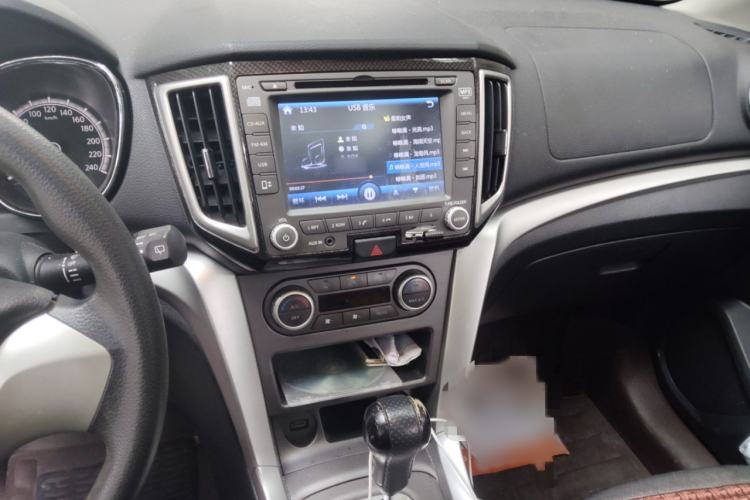 Used Venucia T70 2015 2.0L CVT Smart Edition
