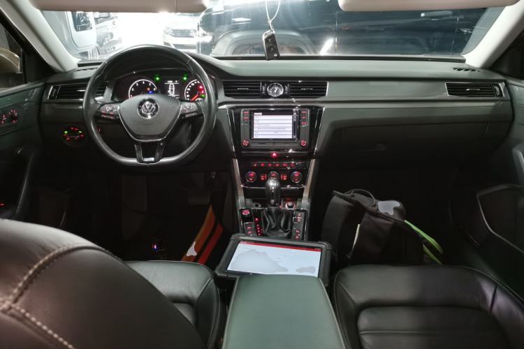 Used Volkswagen Passat 2017 330TSI DSG Luxury Edition
