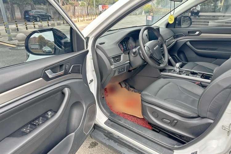 Used Haval H6 2021 Sport Edition 1.5T Automatic Elite Smart Connectivity Model with Hexagonal Grille
