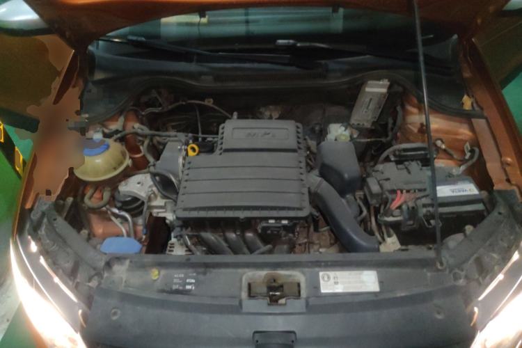 Used Volkswagen Polo 2016 1.6L Cross Polo Automatic
