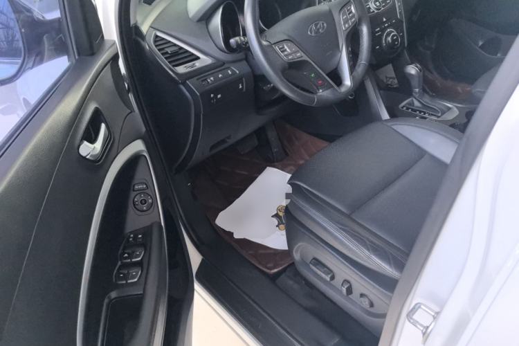 Used Hyundai Santa Fe 2015 2.0T Automatic All-Wheel Drive Smart Version 5 Seats
