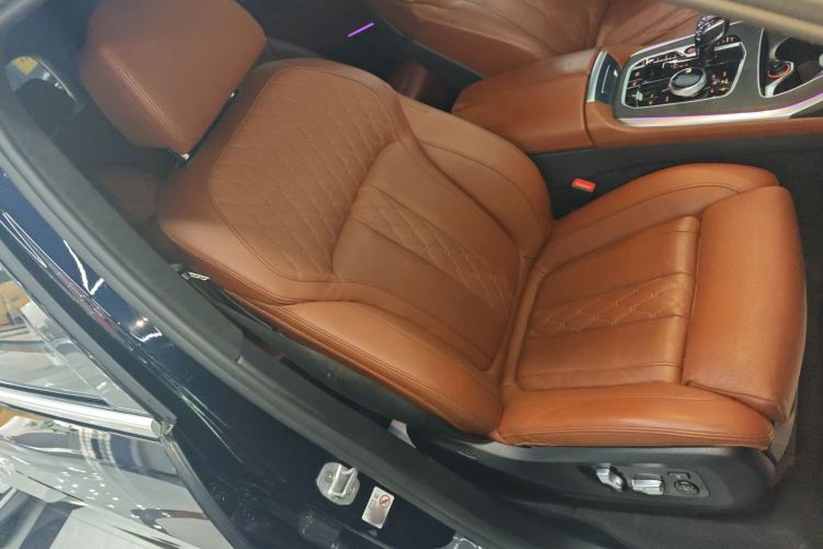 Used BMW X7 2021 xDrive40i Luxury M Sport Package
