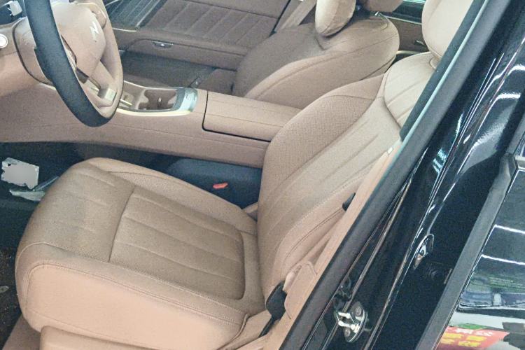 Used ONVO Luxeed L90 2025 Model—Ultra Six-Seater Version