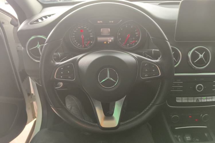 Used Mercedes-Benz GLA 2017 GLA 200 Fashion Model