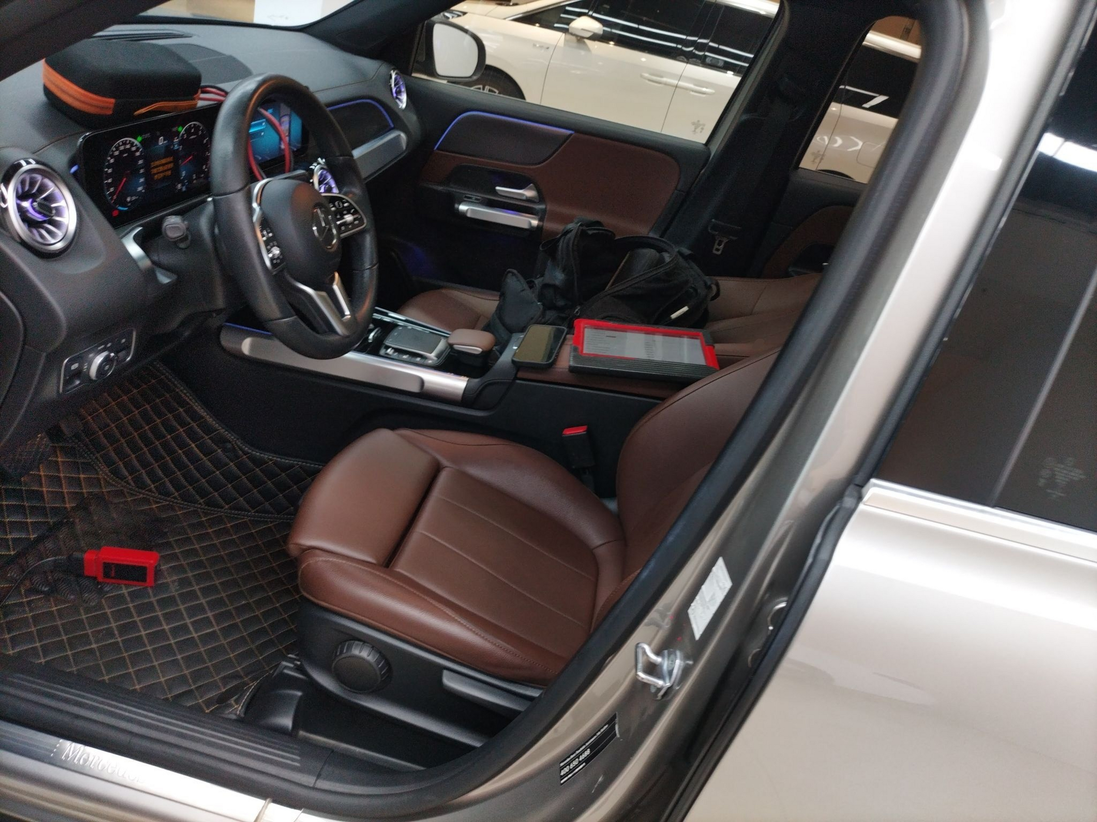 Переднее сиденье в автомобиле