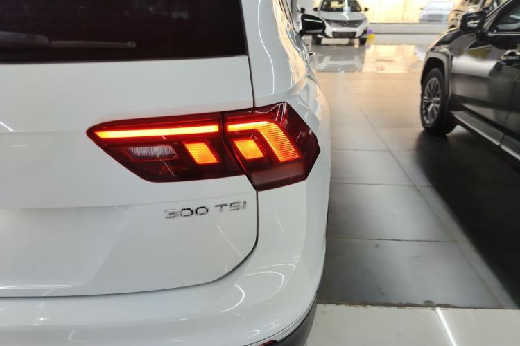 Used Volkswagen Tiguan L 2024 300TSI Automatic Two-Wheel Drive Smart Edition
