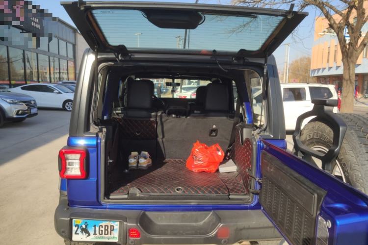 Used  Wrangler 2019 2.0T Sahara Four-Door Version China VI Emission Standard
