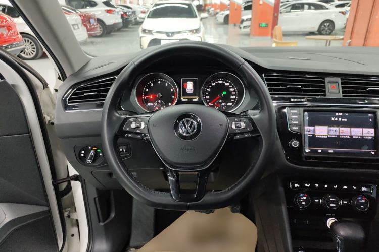Used Volkswagen Tiguan L 2018 330TSI Automatic Two-Wheel Drive Luxury Edition
