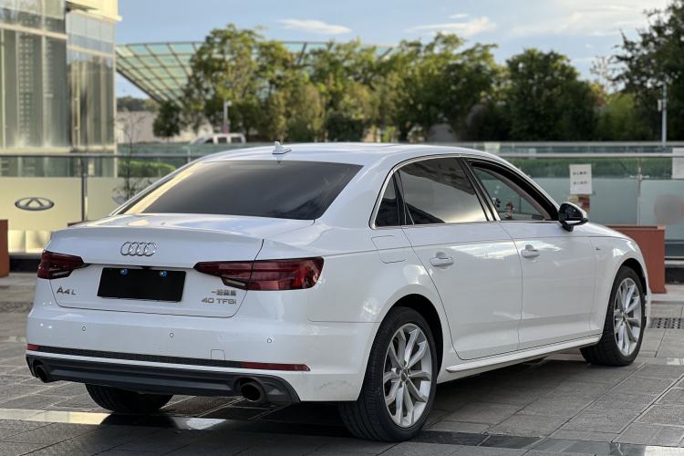 Used Audi A4L 2018 30th Anniversary Edition 40 TFSI Fashion Model
