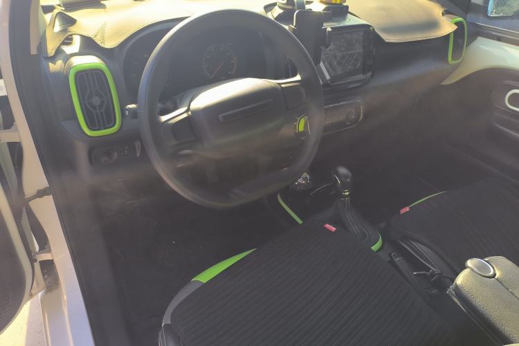 Used Roewe Clever 2021 302 km New Four-Seater Super-Efficient Version