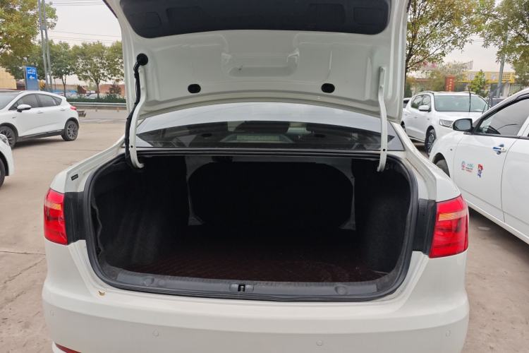 Used Volkswagen Lavida 2013 Restyled Classic 1.6L Automatic Comfort Edition