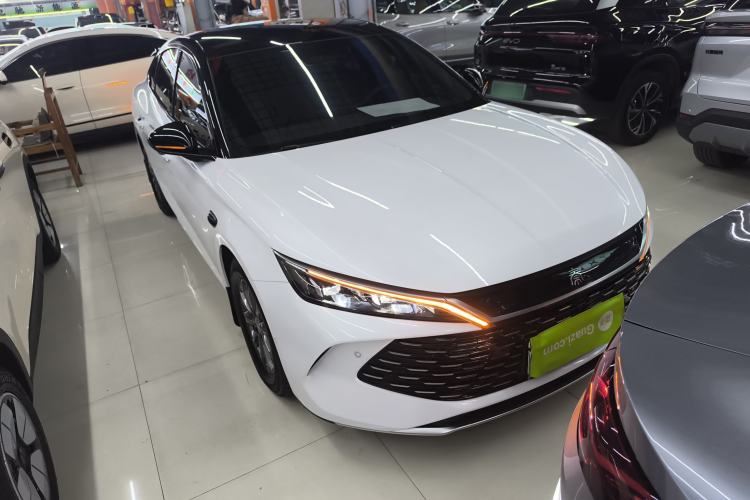 Used BYD Qin L 2025 DM-i Smart Drive 80KM Leading Model
