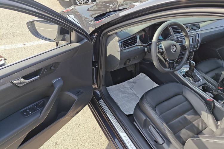 Used Volkswagen Passat 2017 1.8TSI DSG Government Procurement Version (CEA Engine)
