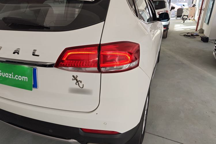 Used Haval H2s 2017 Blue Label 1.5T Dual-Clutch Elite Model
