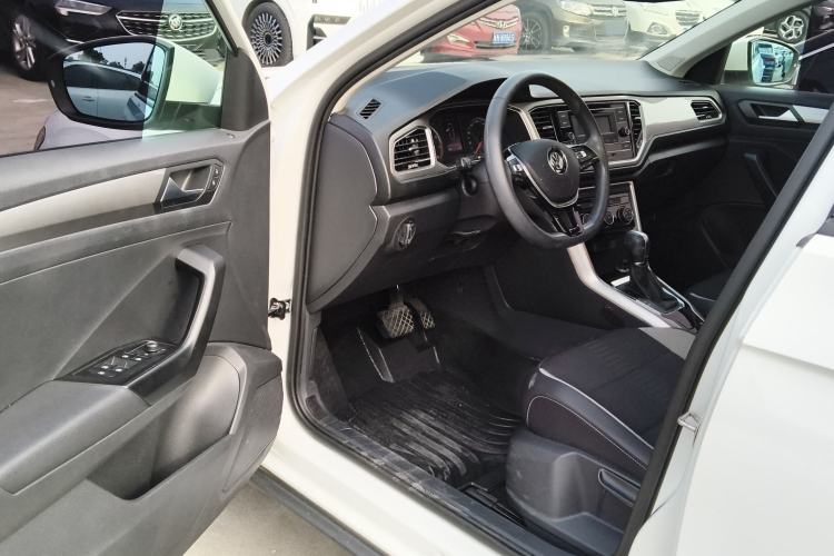 Used Volkswagen T-ROC 2018 230TSI DSG Two-Wheel Drive Advanced Version China V Standard
