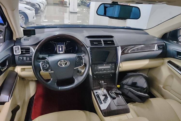 Used Toyota Camry 2015 Dual-Engine 2.5 HG Luxury Navigation Edition
