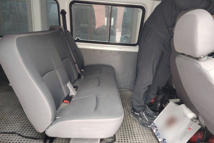 Used JMC Transit 2019 2.8T Commercial Version Short Wheelbase Mid-Roof 6-Seater China VI JX493