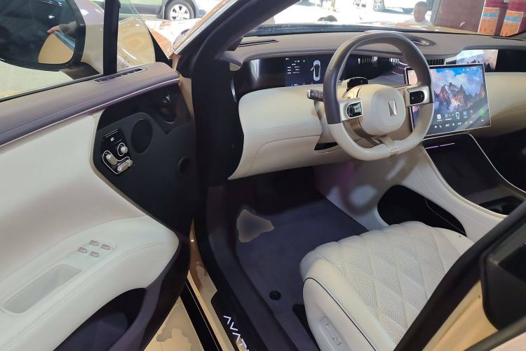 Used  11 2024 630 Rear-Wheel Drive Edition with Three Lasers
