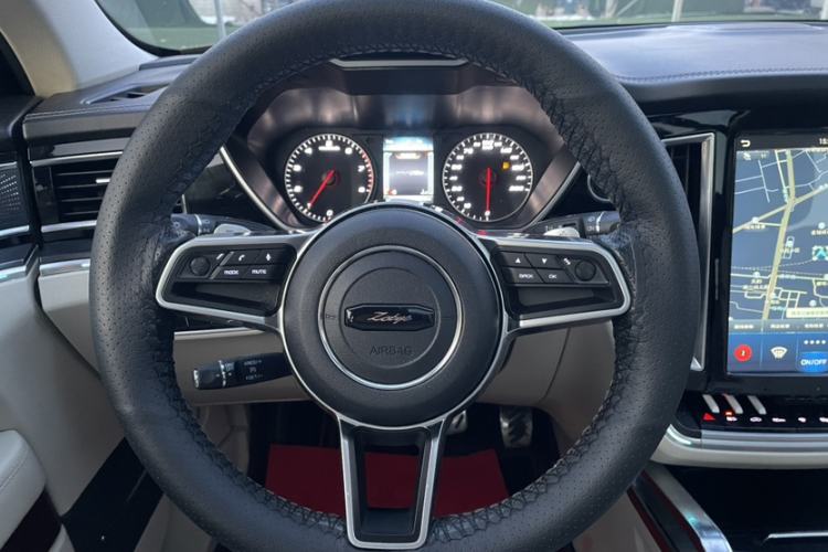 Used Zotye T700 2017 1.8T Dual-Clutch Luxury Model
