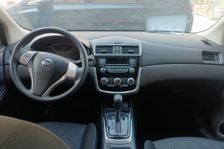 Used Nissan Tiida 2016 1.6L CVT Cool Dynamic Edition
