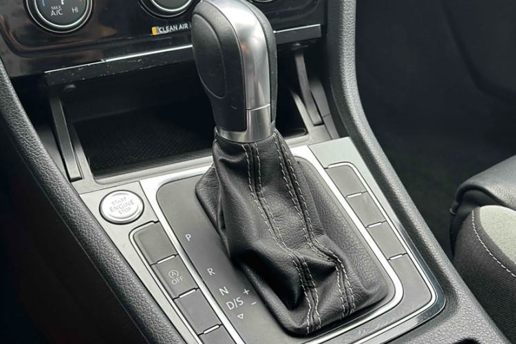 Used Volkswagen Golf 2019 280TSI DSG R-Line Model China V Standard
