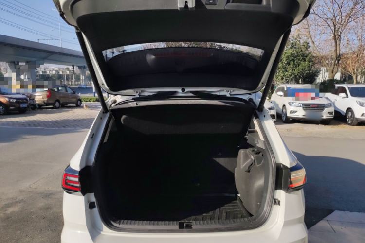 Used Volkswagen Tharu 2023 300TSI Two-Wheel-Drive Moon Luxury Edition