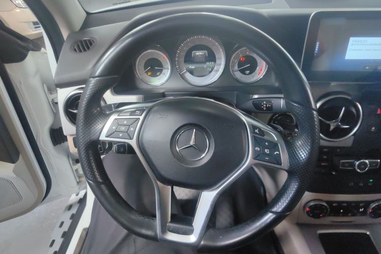 Used Mercedes-Benz GLK-Class 2015 GLK 260 4MATIC Dynamic Edition Ultimate Version
