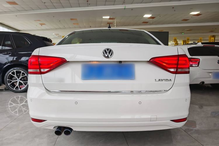 Used Volkswagen Lavida 2017 1.6L Automatic Comfort Edition
