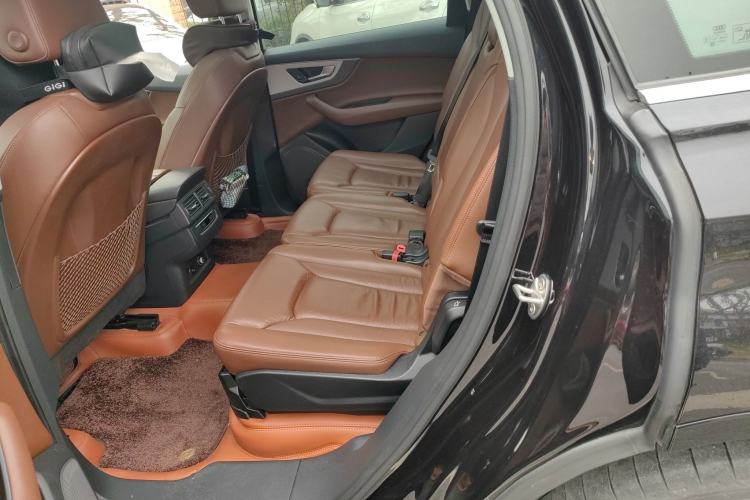 Used Audi Q7 2018 40 TFSI Comfort Model