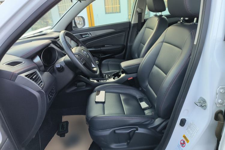 Used Changan CS75 2017 Shangkui Edition 1.5T Manual Fengxiang Model
